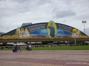 addtext_com_MjI0NTAxMTIwNDM4