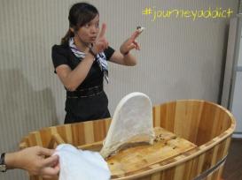 addtext_com_mdi0mjuymza2nji3